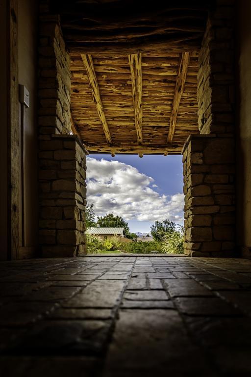 Stone Lizard Motel 3*