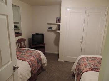 Stone Lizard Motel