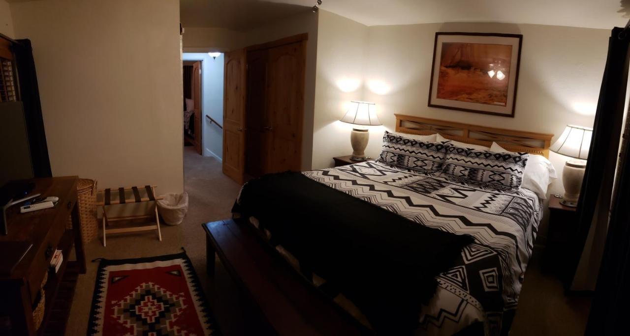 Stone Lizard Motel